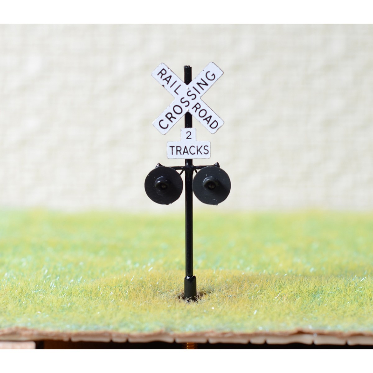 1 x HO scale railroad grade crossing signals 2 tracks LED made 4 targets black 